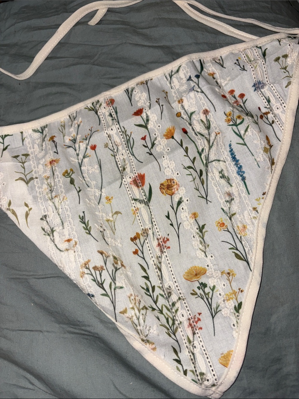 NWOT Embroidered Eyelet Wildflower Hair kerchief - Picture 1 of 2